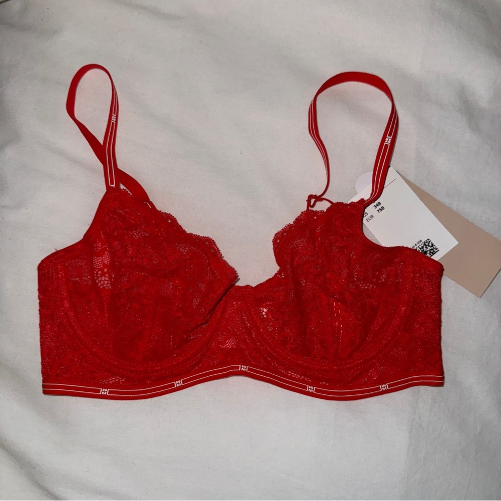 NWT H&M Red Lace Unpadded Underwire Bra - Size 34B